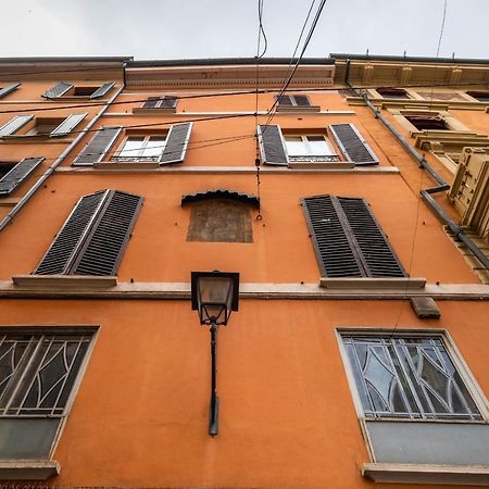 Torre Dell'Orologio Apartment By Wonderful Italy بولونيا المظهر الخارجي الصورة