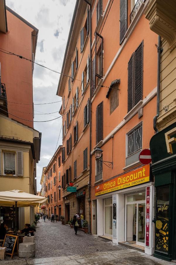 Torre Dell'Orologio Apartment By Wonderful Italy بولونيا المظهر الخارجي الصورة