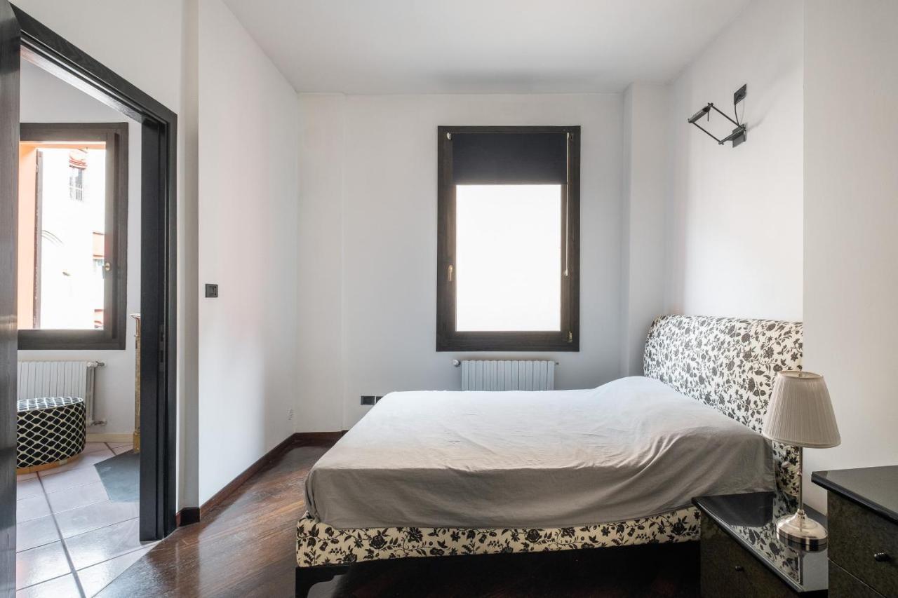 Torre Dell'Orologio Apartment By Wonderful Italy بولونيا المظهر الخارجي الصورة
