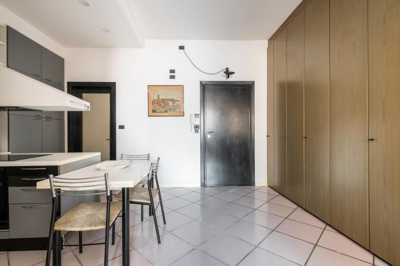 Torre Dell'Orologio Apartment By Wonderful Italy بولونيا المظهر الخارجي الصورة