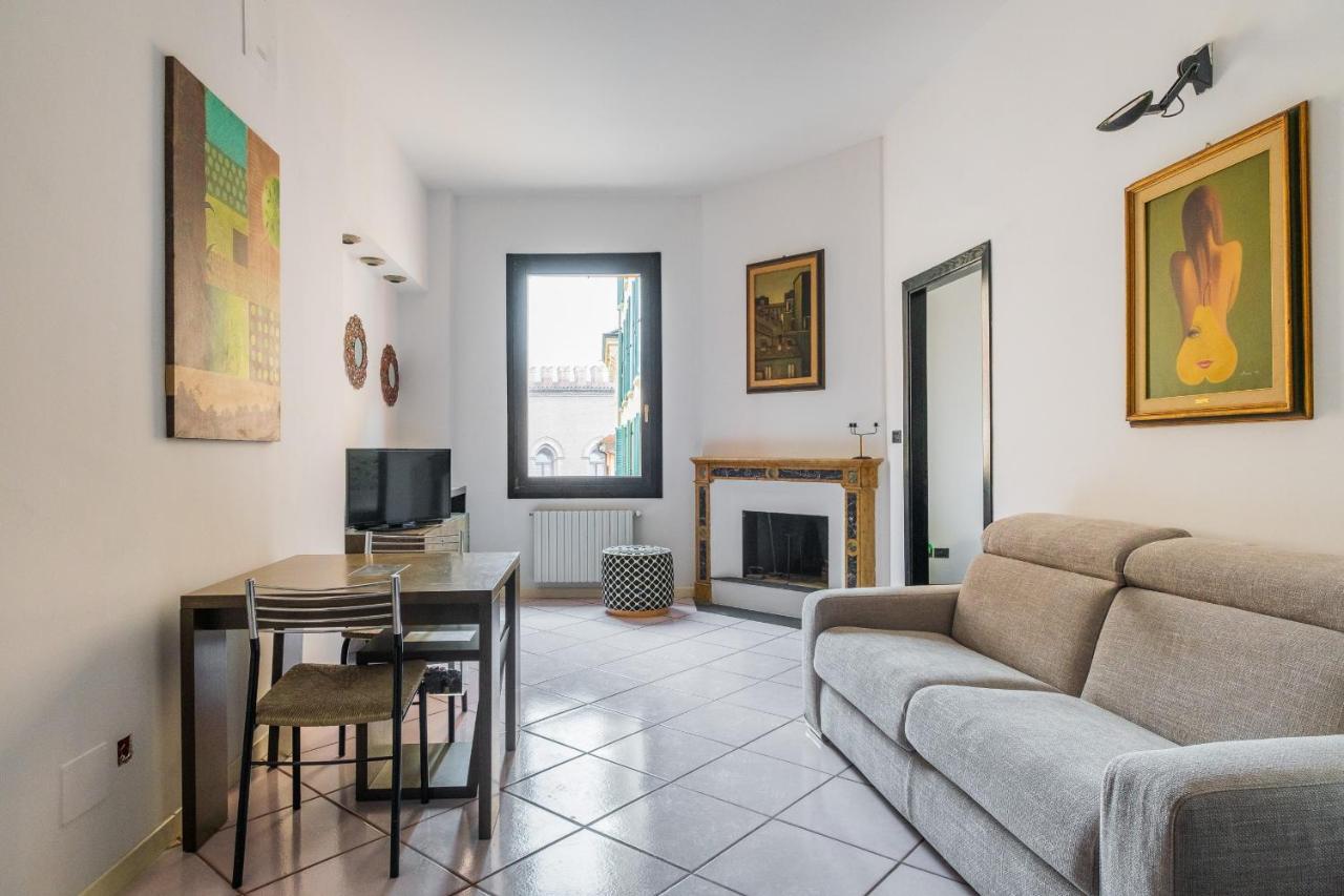 Torre Dell'Orologio Apartment By Wonderful Italy بولونيا المظهر الخارجي الصورة