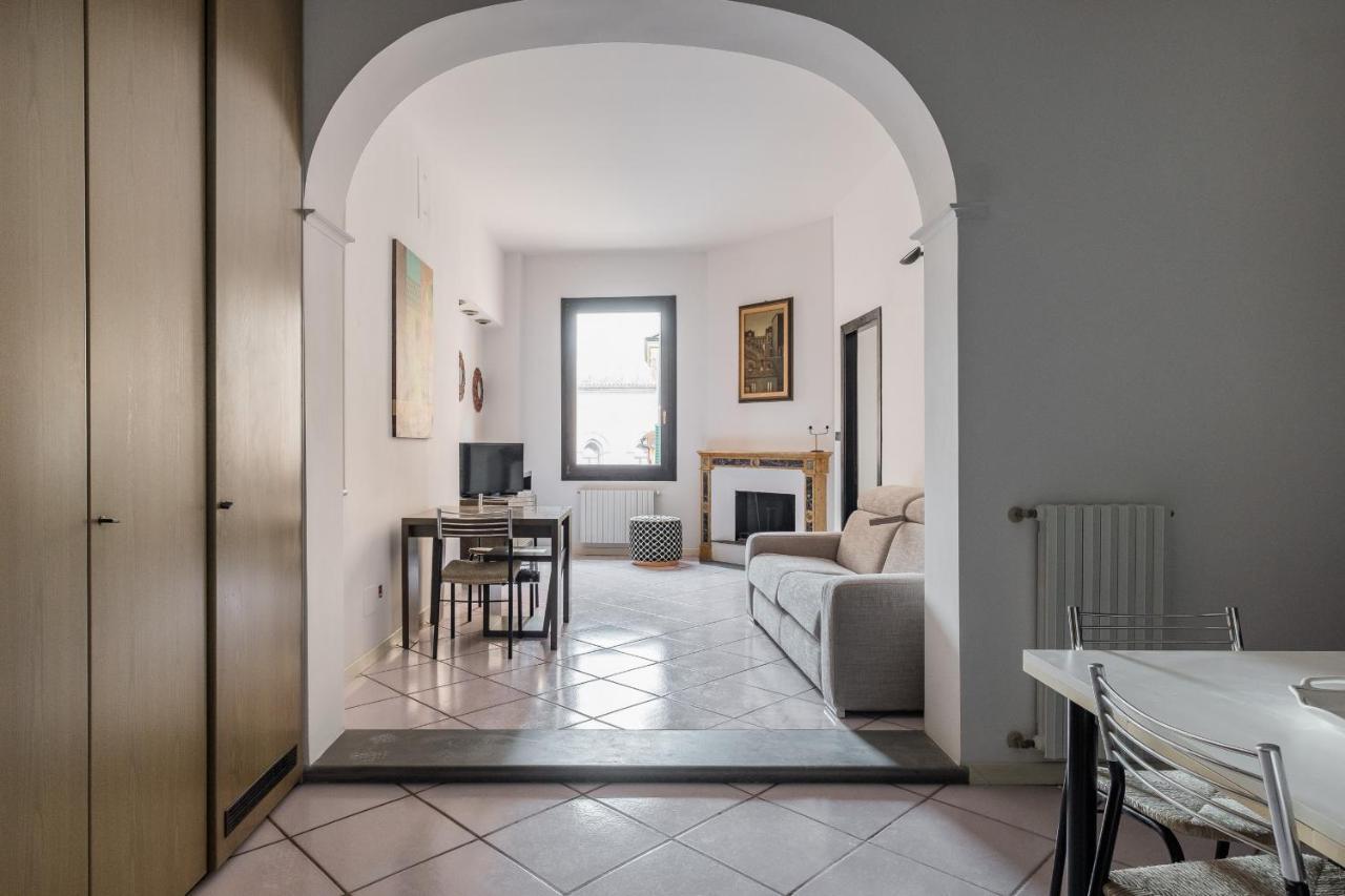 Torre Dell'Orologio Apartment By Wonderful Italy بولونيا المظهر الخارجي الصورة