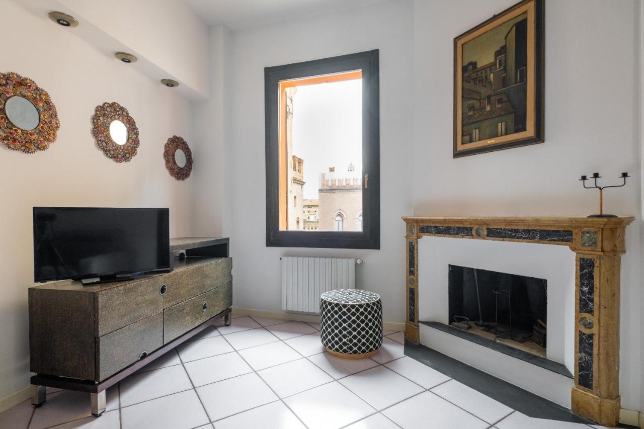 Torre Dell'Orologio Apartment By Wonderful Italy بولونيا المظهر الخارجي الصورة